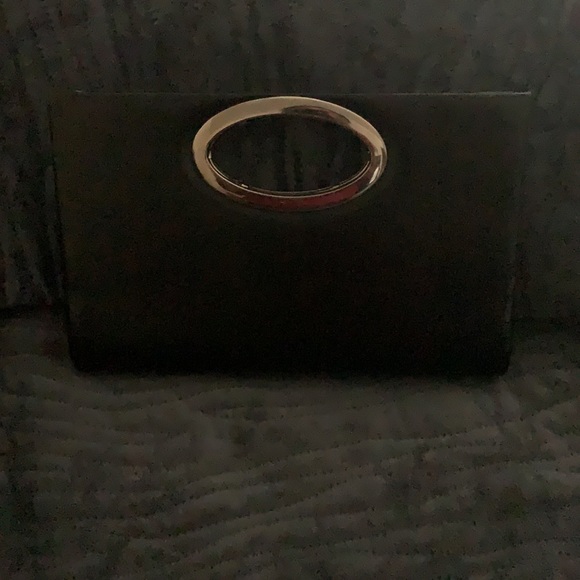 Clutch - Picture 2 of 3
